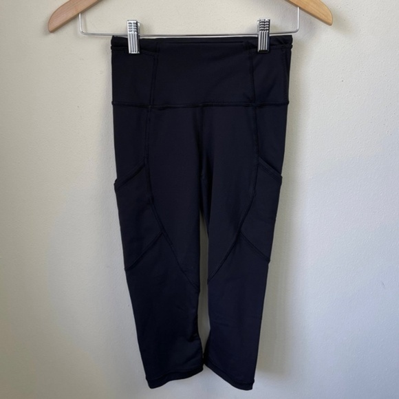 Lululemon‎ Outrun 17" Crop Black - Picture 7 of 10